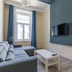 R62A Rottenbiller Apartment