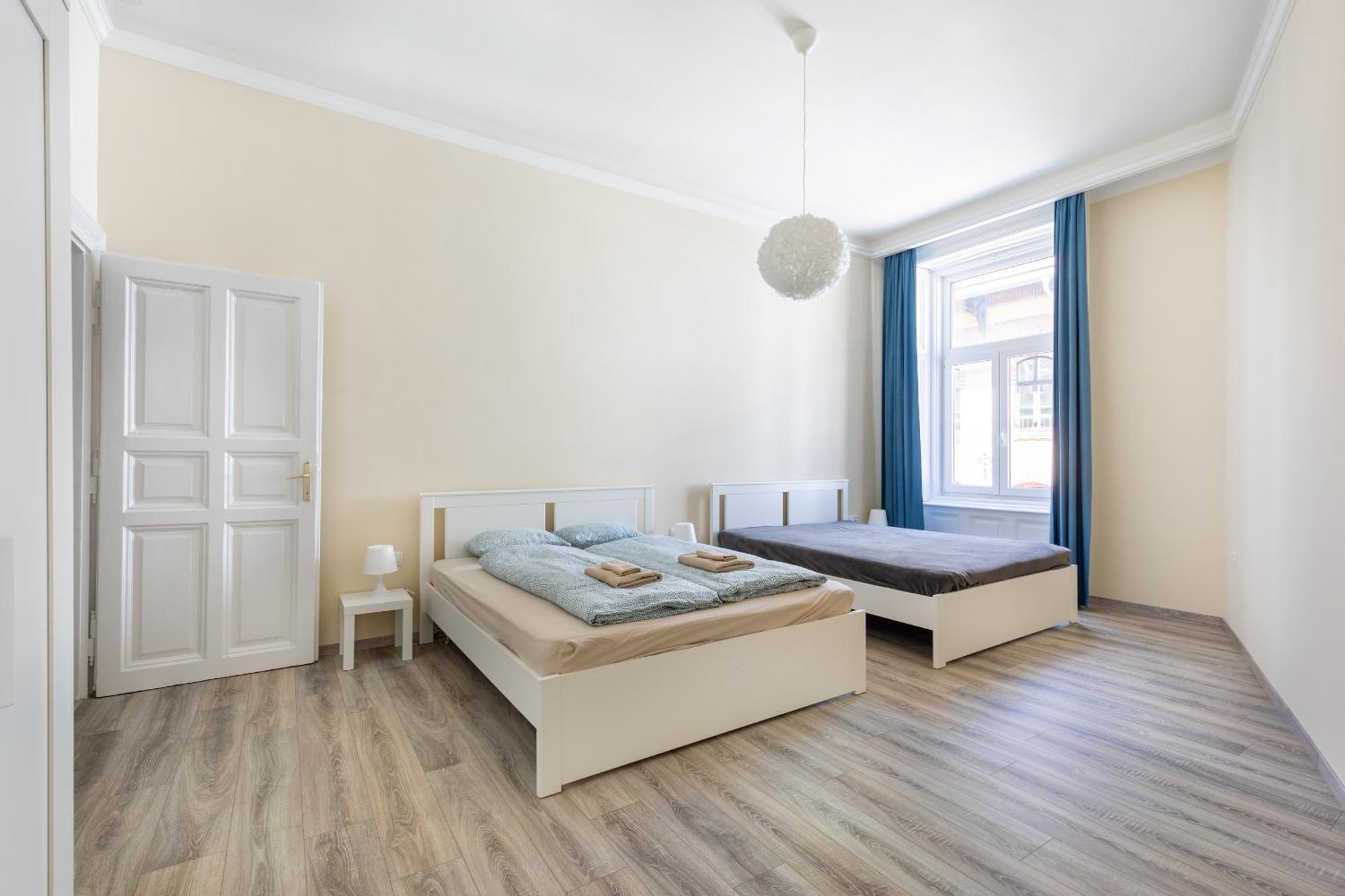 R62a Rottenbiller Apartment